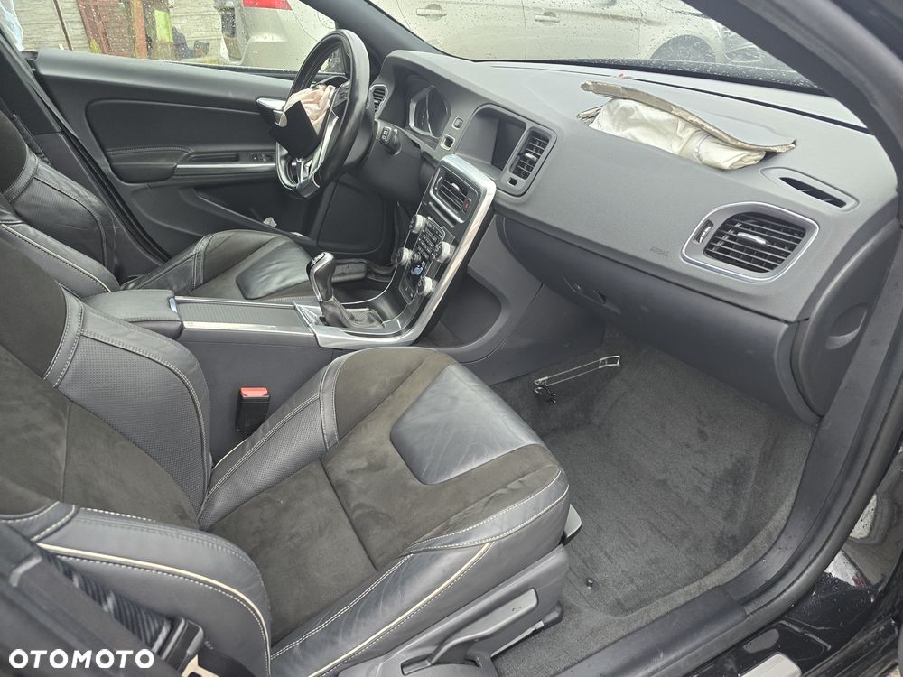 Volvo V60 D2 Drive-E R-Design Momentum - 13