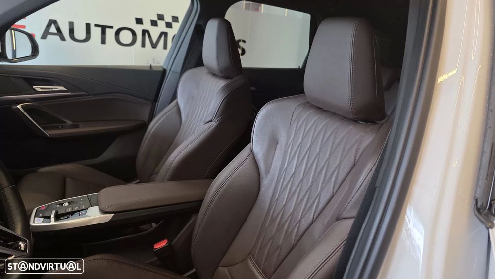 BMW iX1 xDrive30 Pack Desportivo M - 42