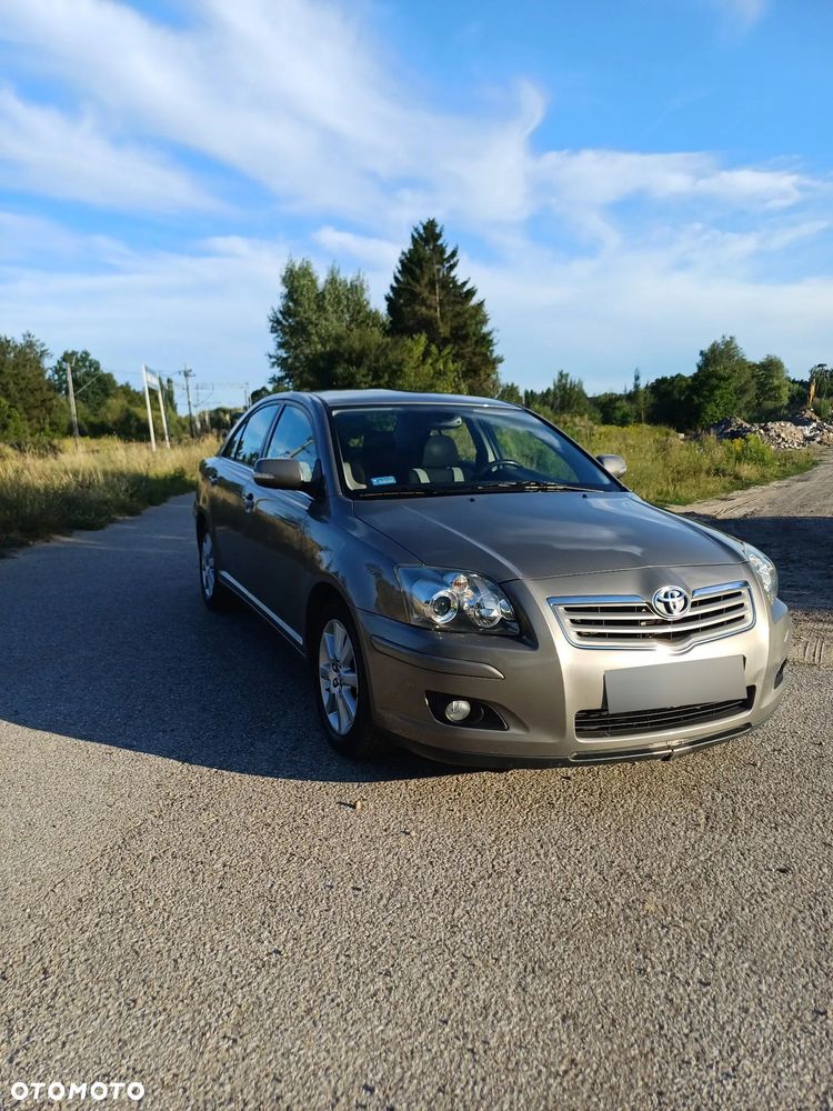 Toyota Avensis 2.0 D-4D Sol - 18