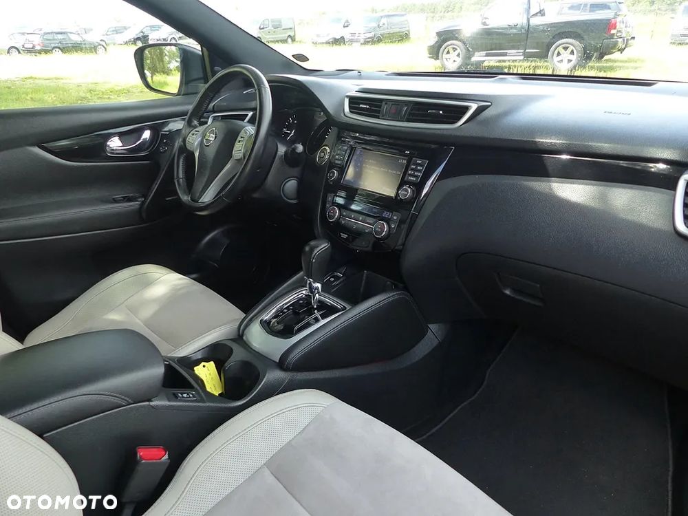 Nissan Qashqai 1.6 dCi Xtronic TEKNA+ - 25