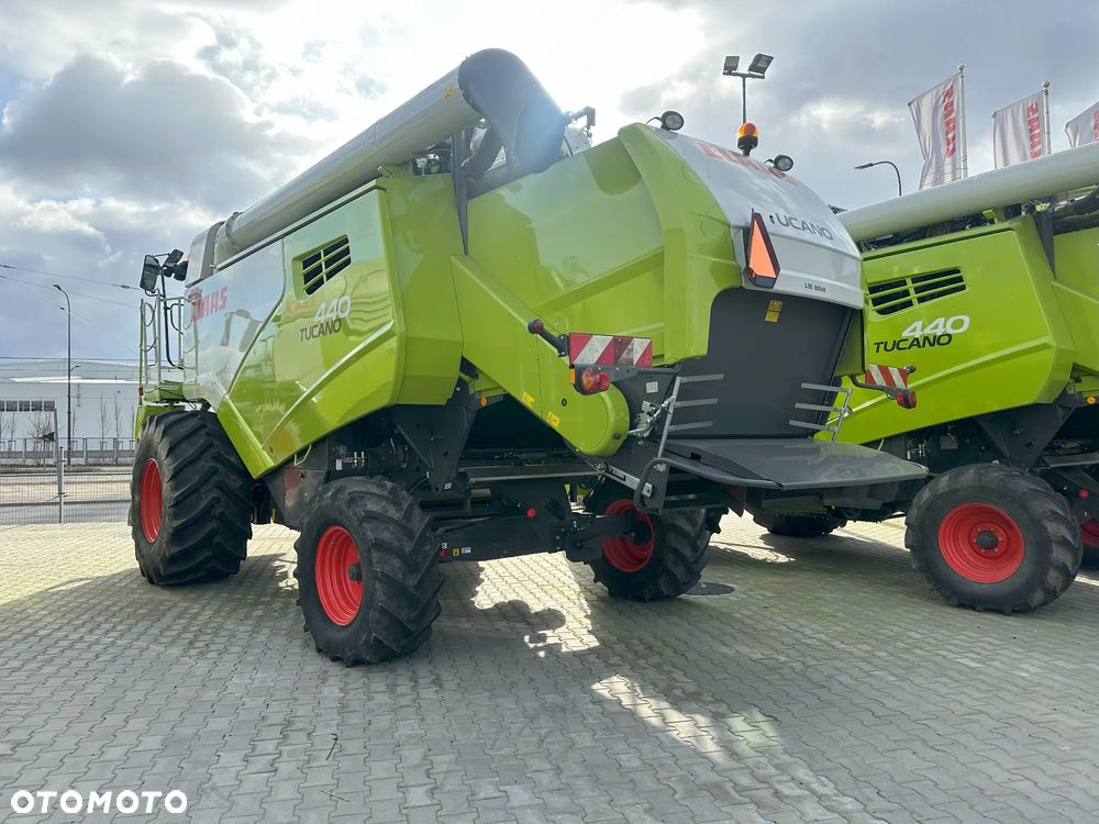 Claas TUCANO 440 - 3