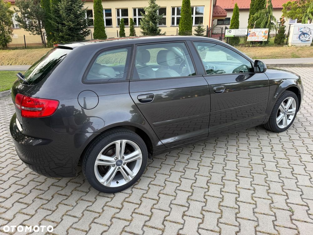 Audi A3 Sportback 1.6 Ambiente - 15