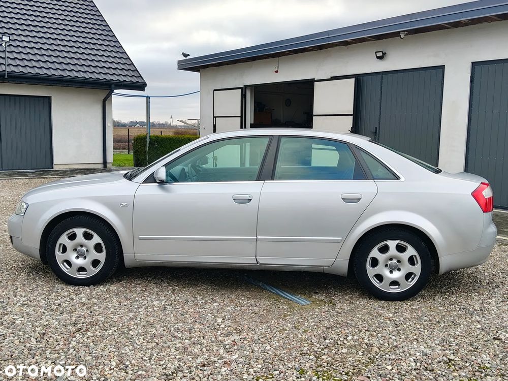 Audi A4 Limousine - 3