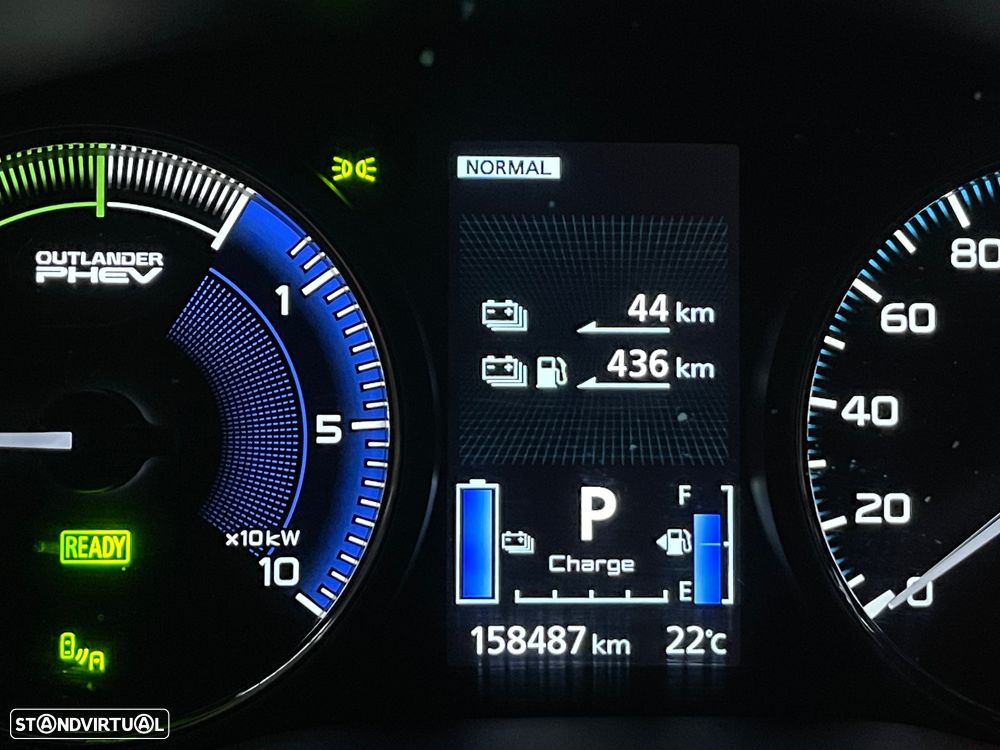 Mitsubishi Outlander - 30
