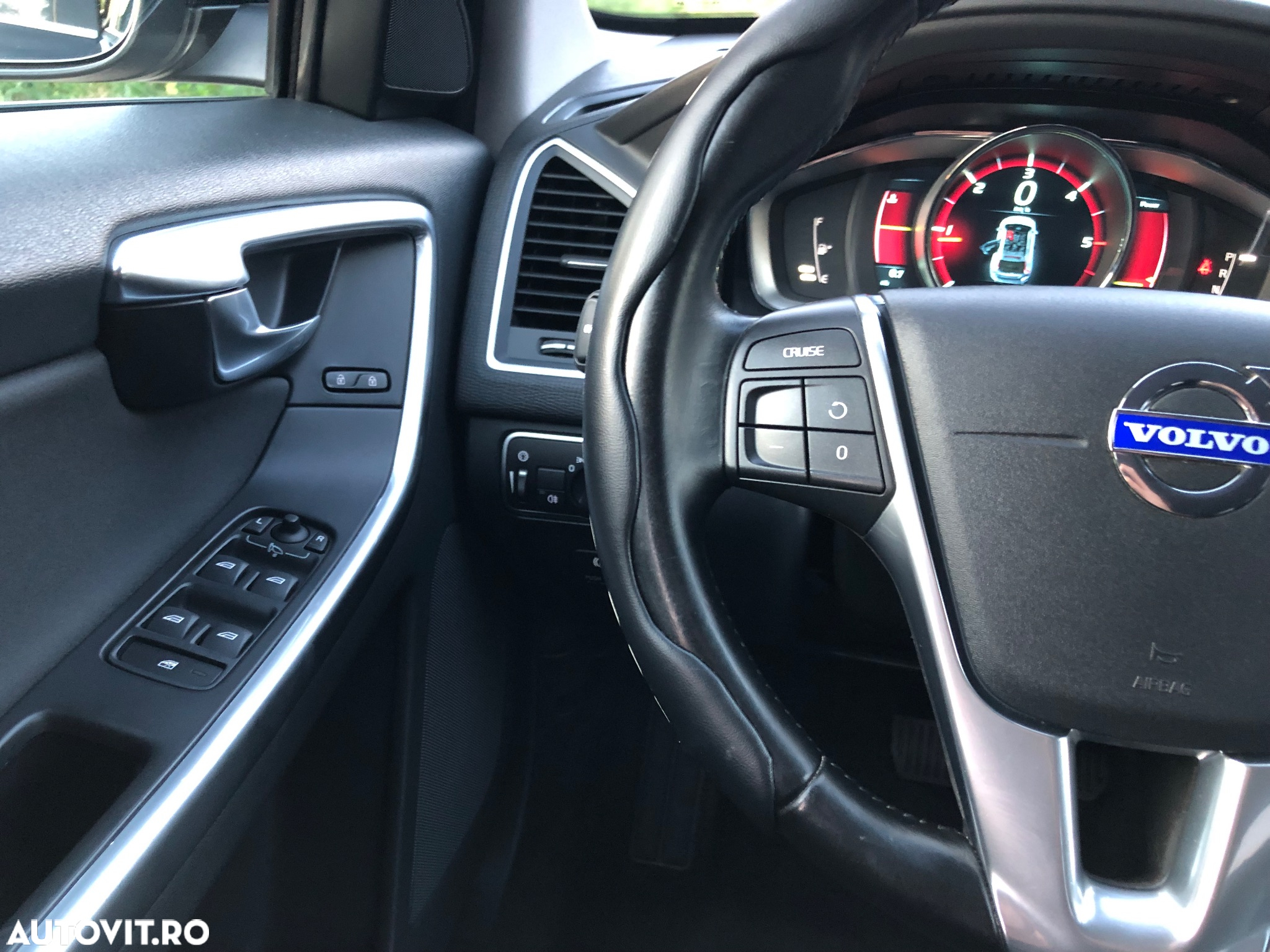 Volvo XC 60 D4 Geartronic Summum - 33