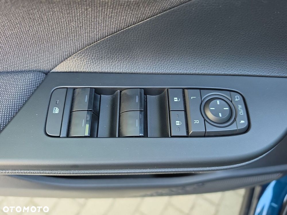 Toyota C-HR 2.0 PHEV Dynamic Force Style - 17