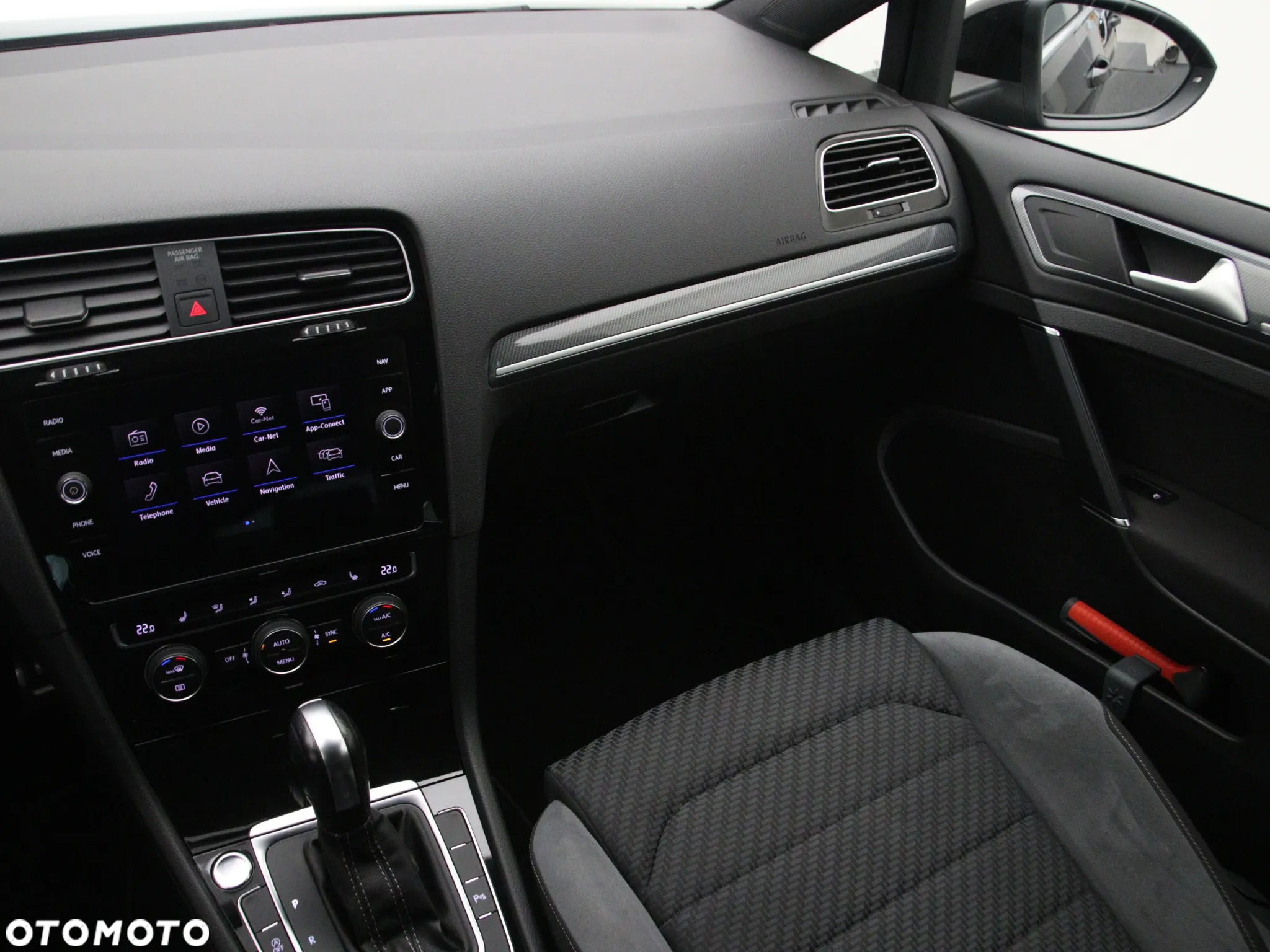 Volkswagen Golf 1.5 eTSI OPF DSG R-Line - 27