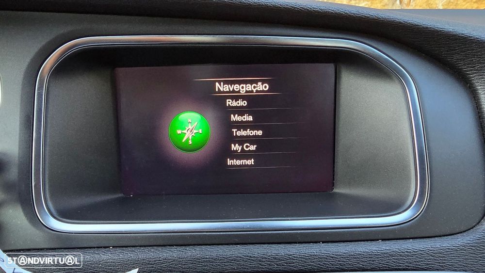 Volvo V40 2.0 D2 Momentum Geartronic - 19