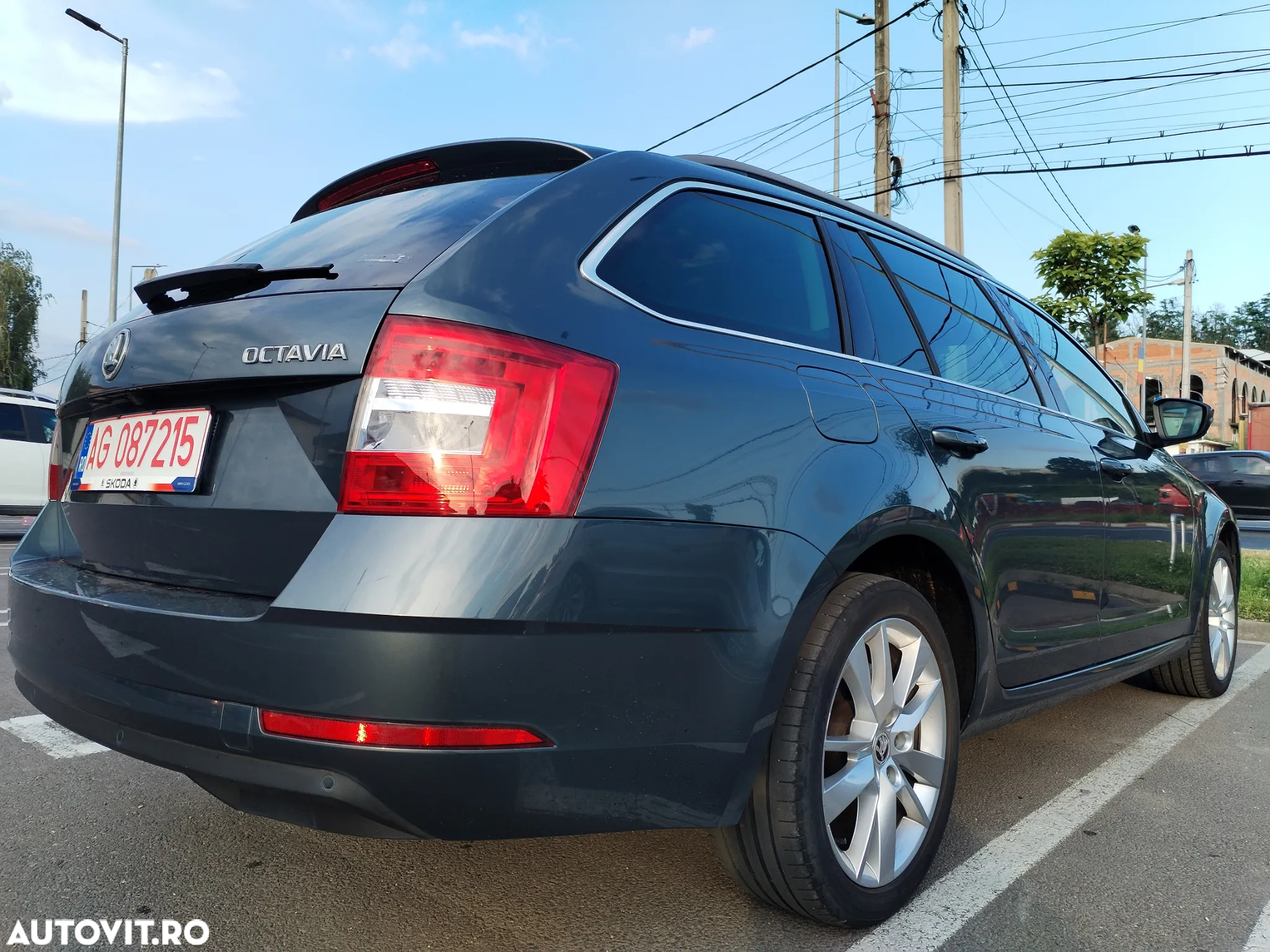Skoda Octavia 2.0 TDI DSG Clever - 8