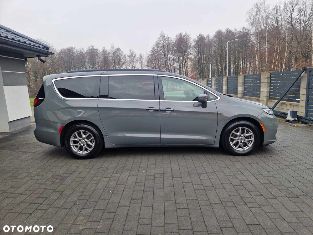 Chrysler Pacifica - 4