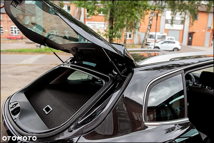 Renault Laguna dCi 150 FAP Start-Stop GT - 37
