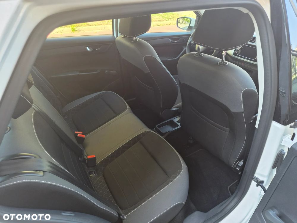 Skoda Fabia 1.0 Ambition - 10