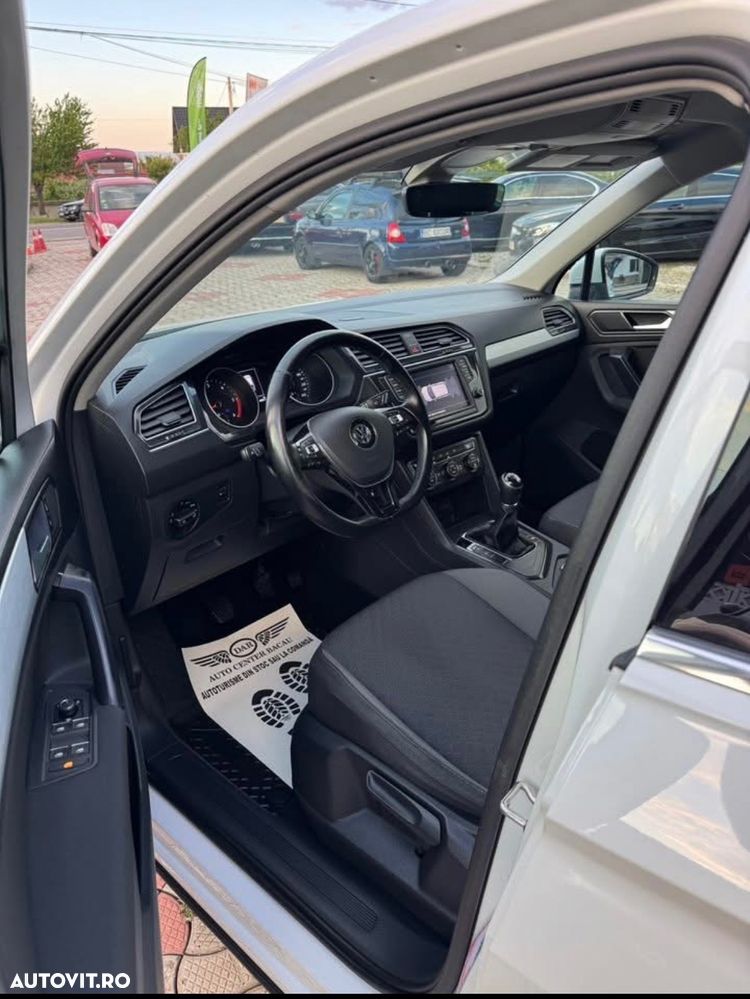 Volkswagen Tiguan - 9