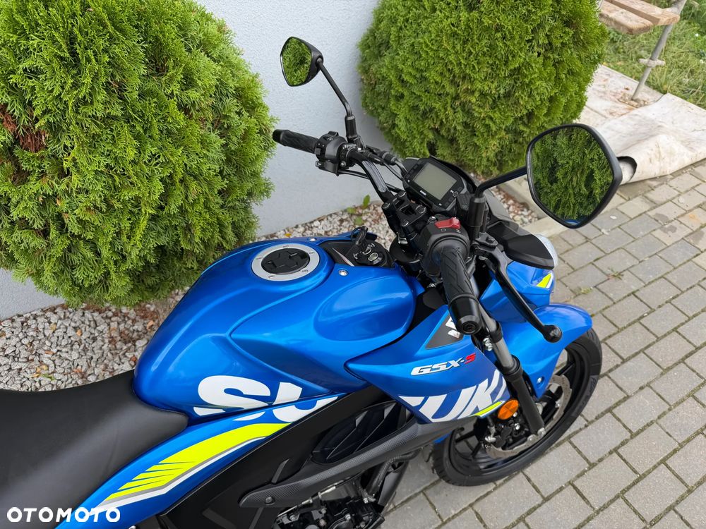 Suzuki GSX - 35