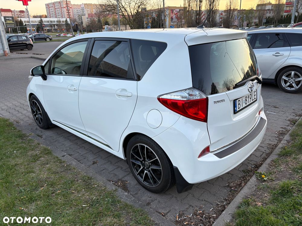 Toyota Verso S 1.33 Premium - 6