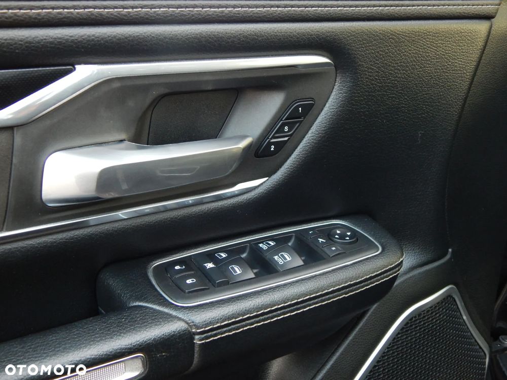 RAM 1500 5.7 Crew Cab Laramie - 30