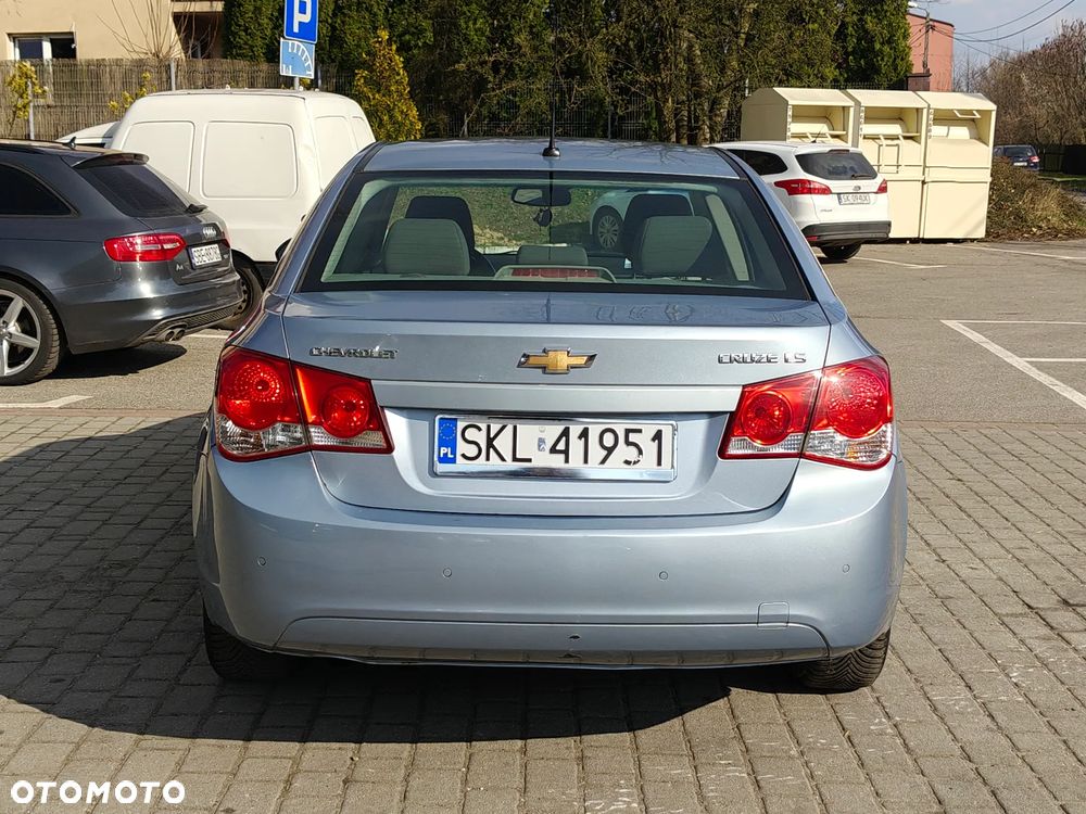Chevrolet Cruze 2.0 LS - 12