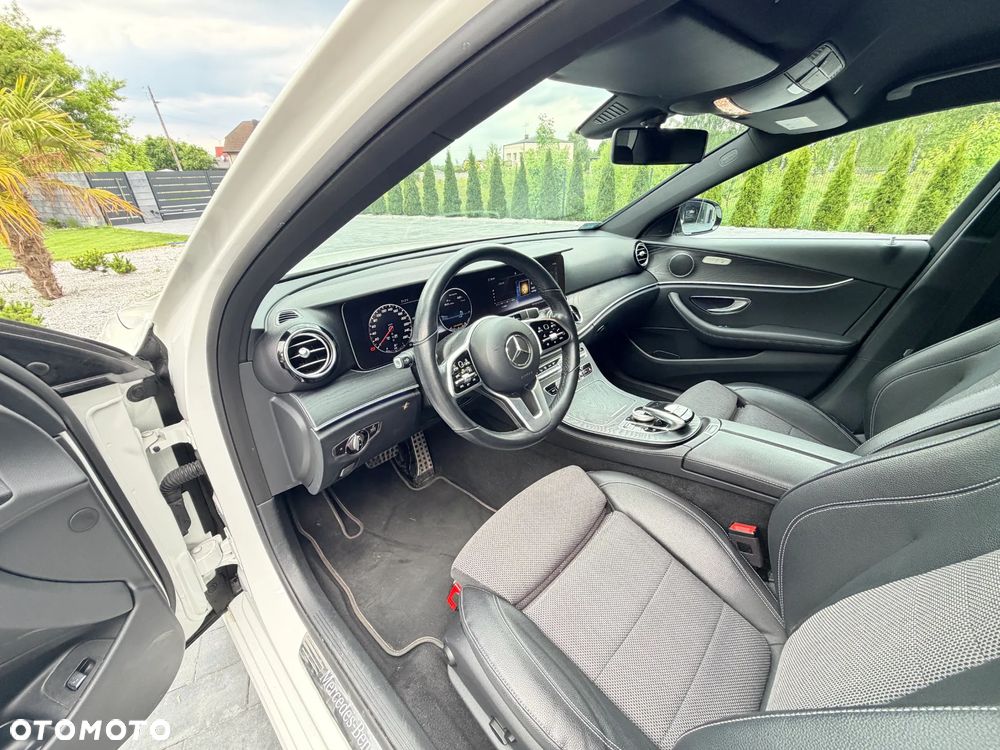Mercedes-Benz Klasa E 220 d 4-Matic - 11