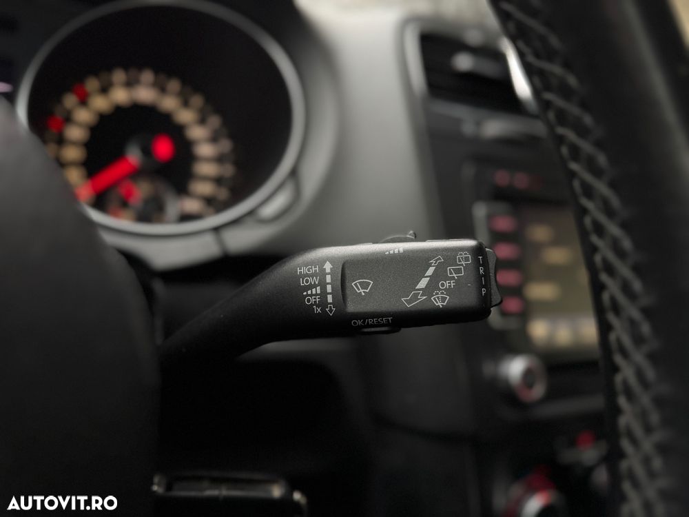 Volkswagen Golf 1.6 Comfortline - 22