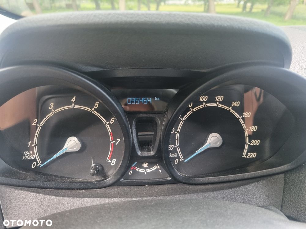 Ford Tourneo Courier 1.0 EcoBoost Titanium - 11
