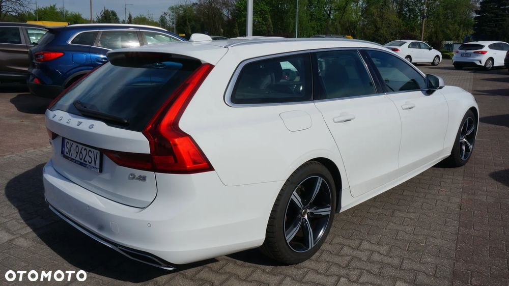 Volvo V90 D4 R-Design - 4