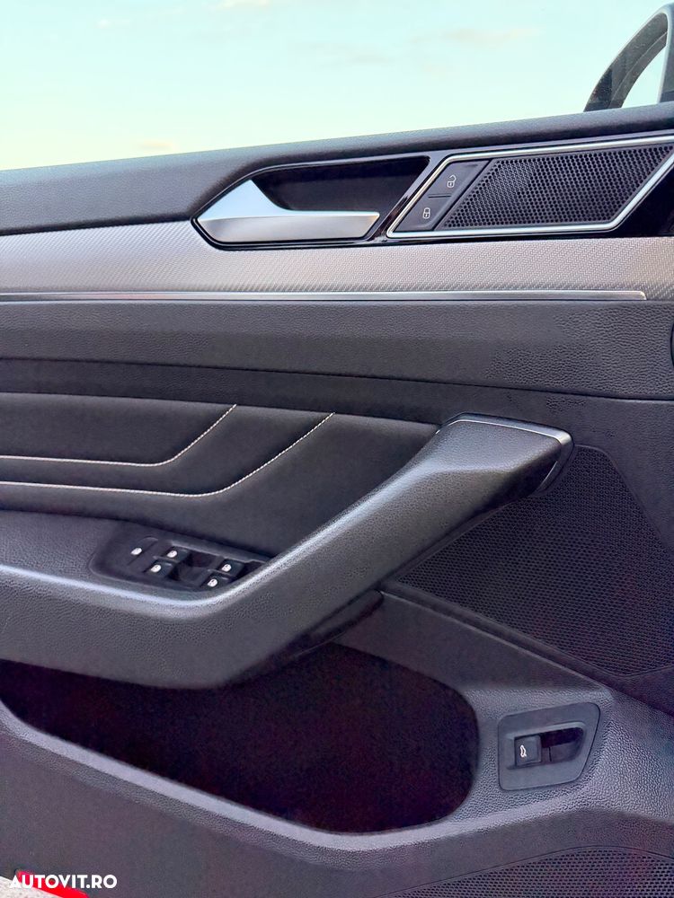 Volkswagen Passat - 31