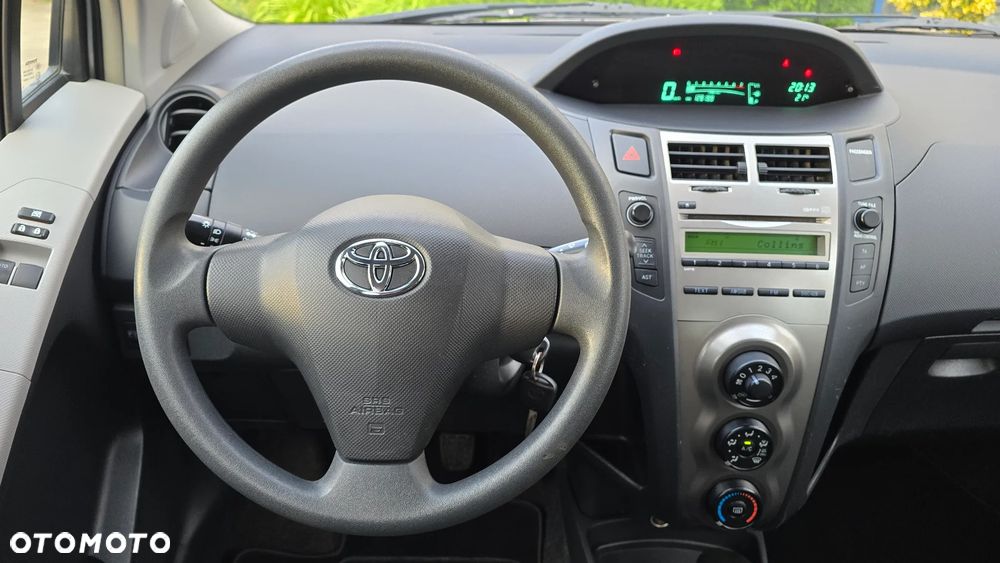 Toyota Yaris - 14