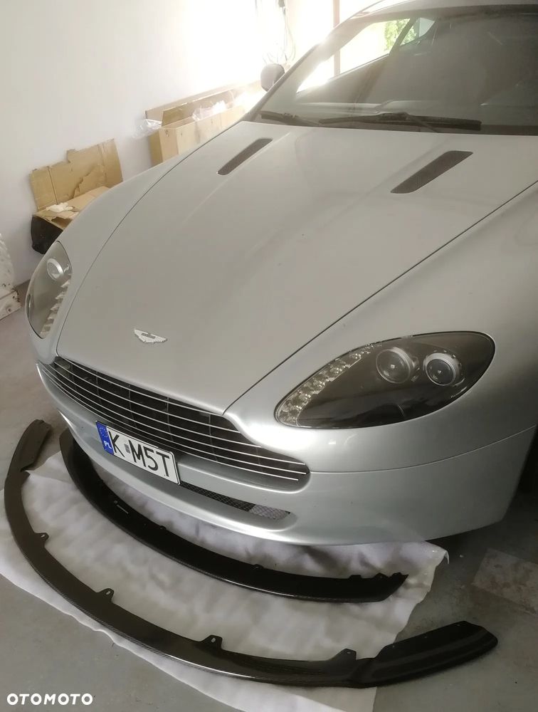 Aston Martin Vantage - 15