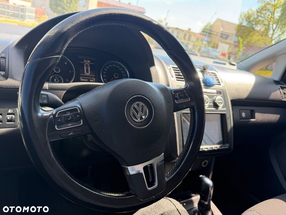 Volkswagen Touran 1.6 TDI DPF BlueMotion Technology DSG Comfortline - 8