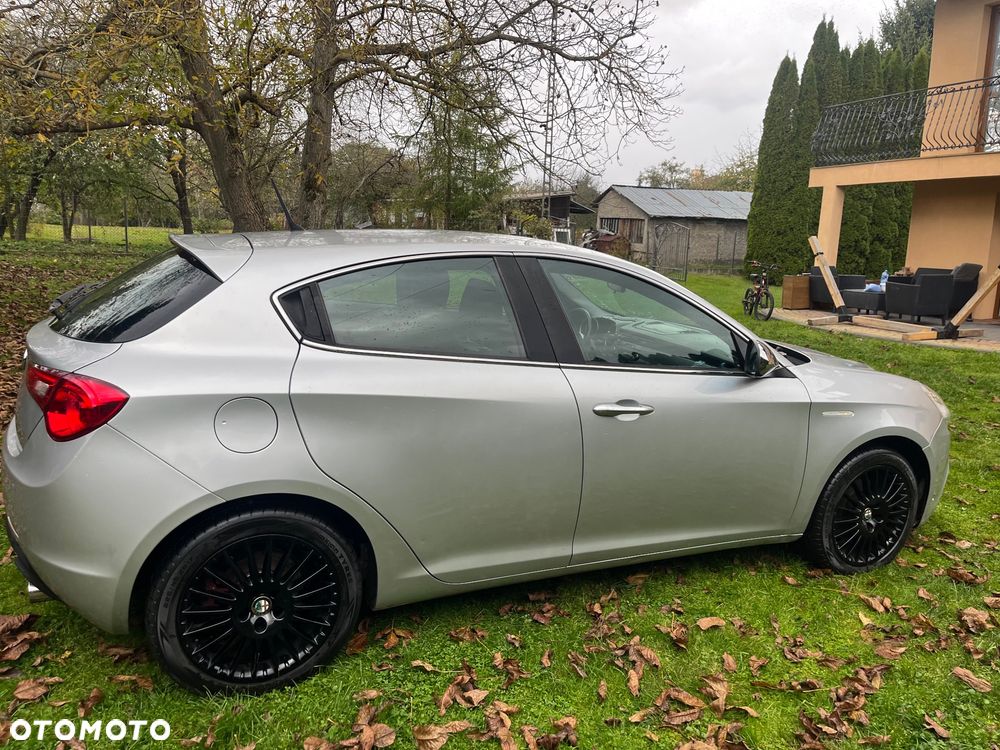 Alfa Romeo Giulietta 2.0 JTDM 16V - 4