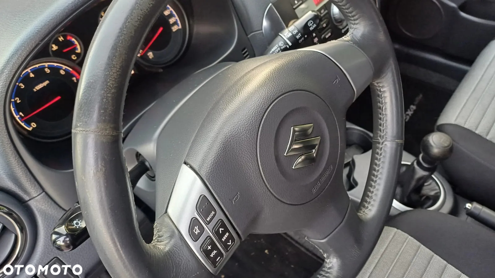 Suzuki SX4 1.6 Comfort Plus - 24