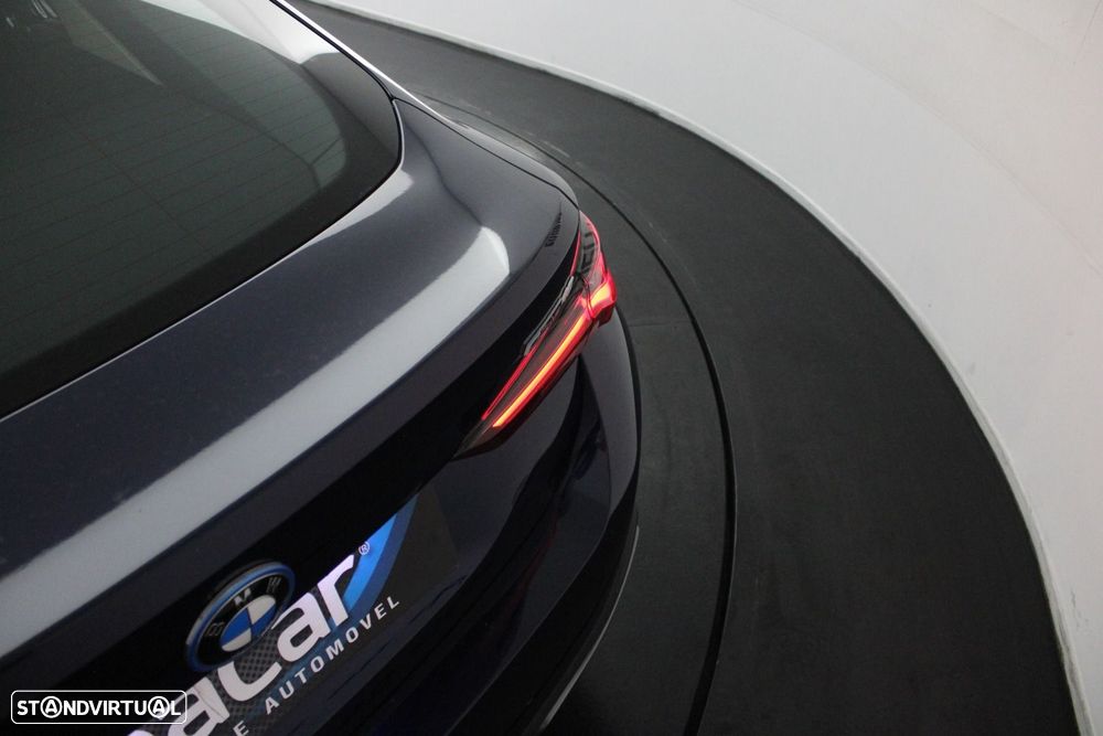 BMW i4 eDrive40 - 58