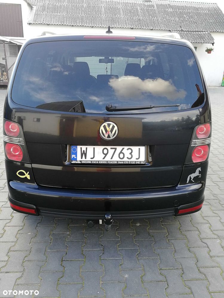 Volkswagen Touran - 4