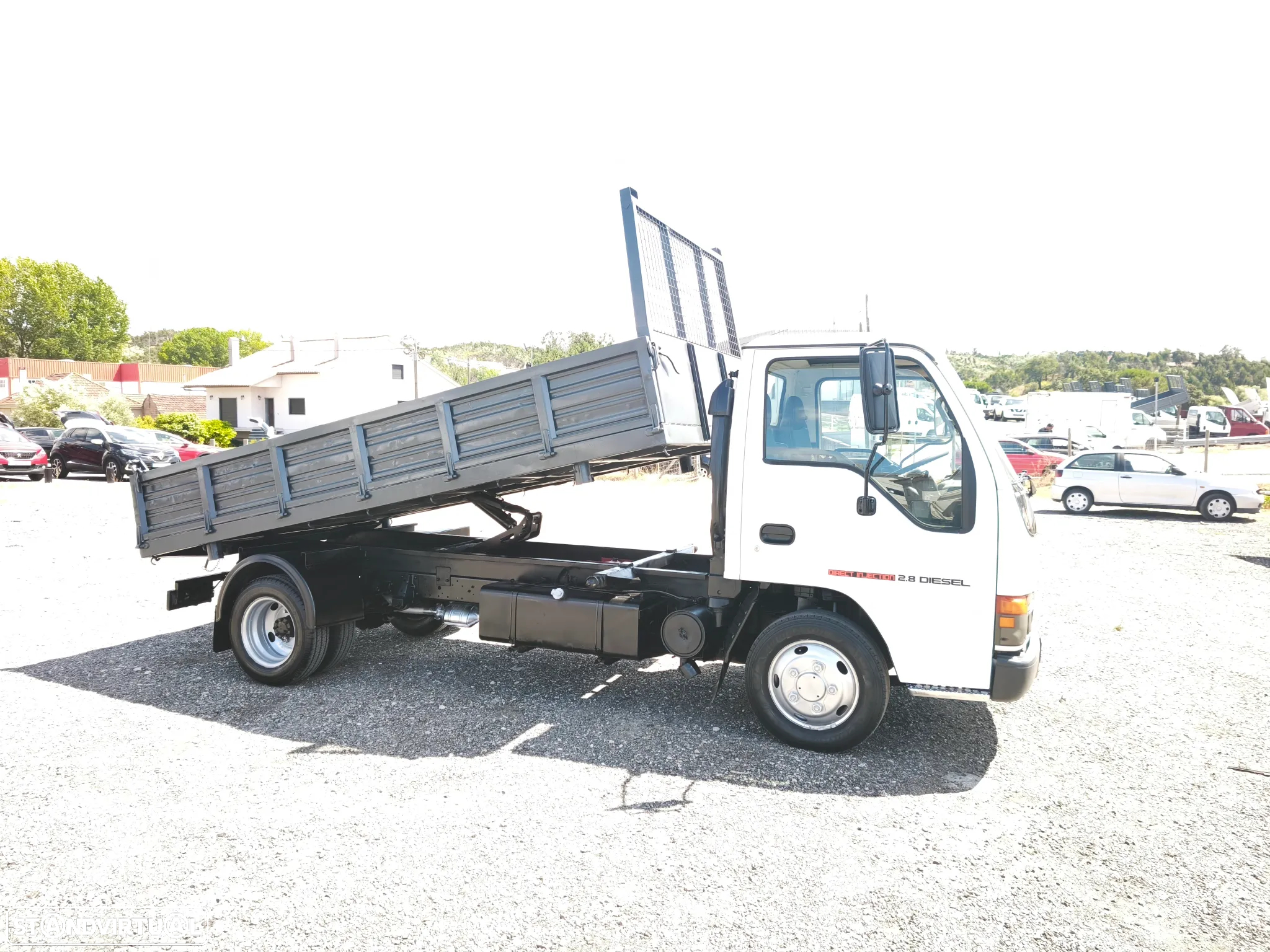 Isuzu NKR - 3