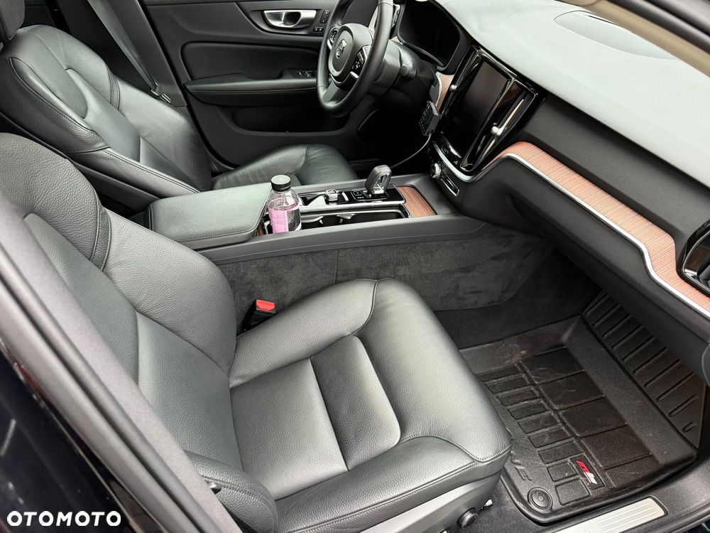 Volvo S60 B5 B AWD Plus Dark - 30