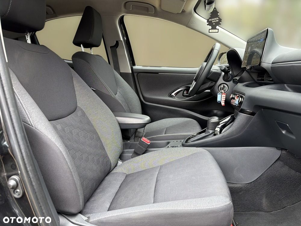 Toyota Yaris Hybrid 1.5 Style - 17