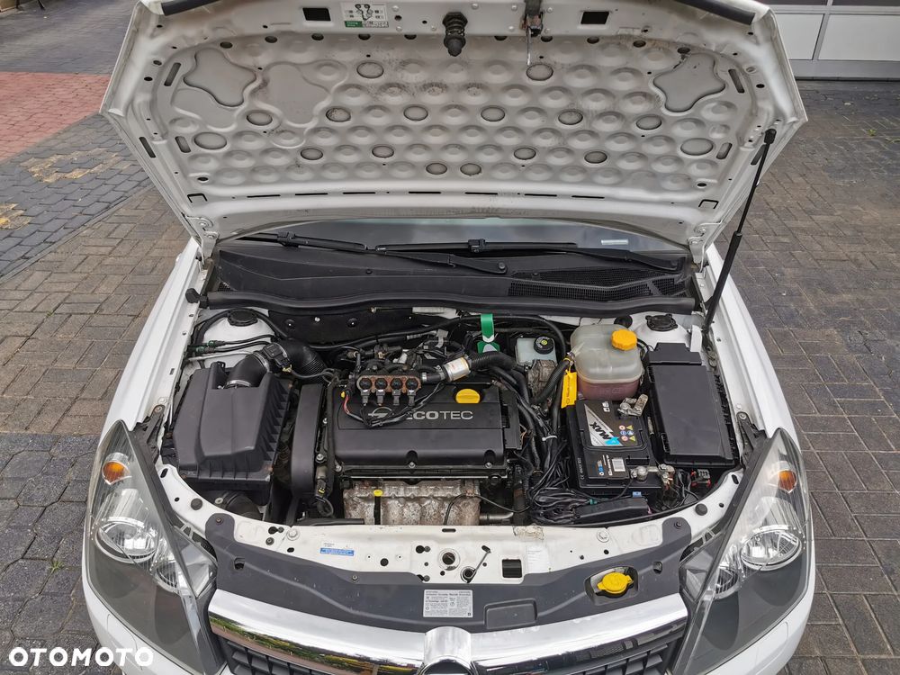 Opel Astra 1.8 Sport - 18