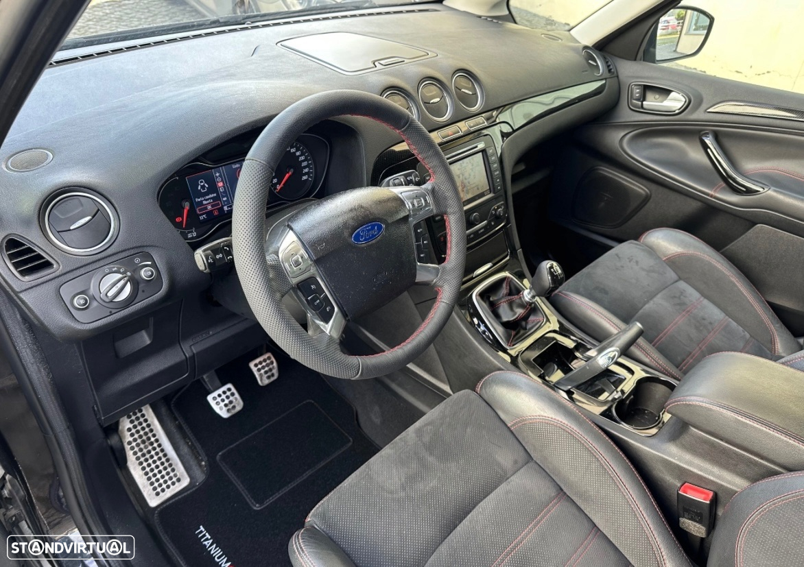 Ford S-Max 2.0 TDCi Titanium 7L - 25