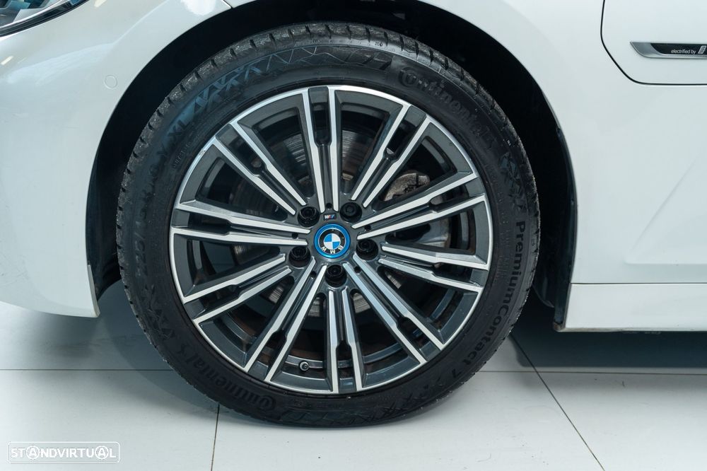BMW 320 e Pack M Auto - 37