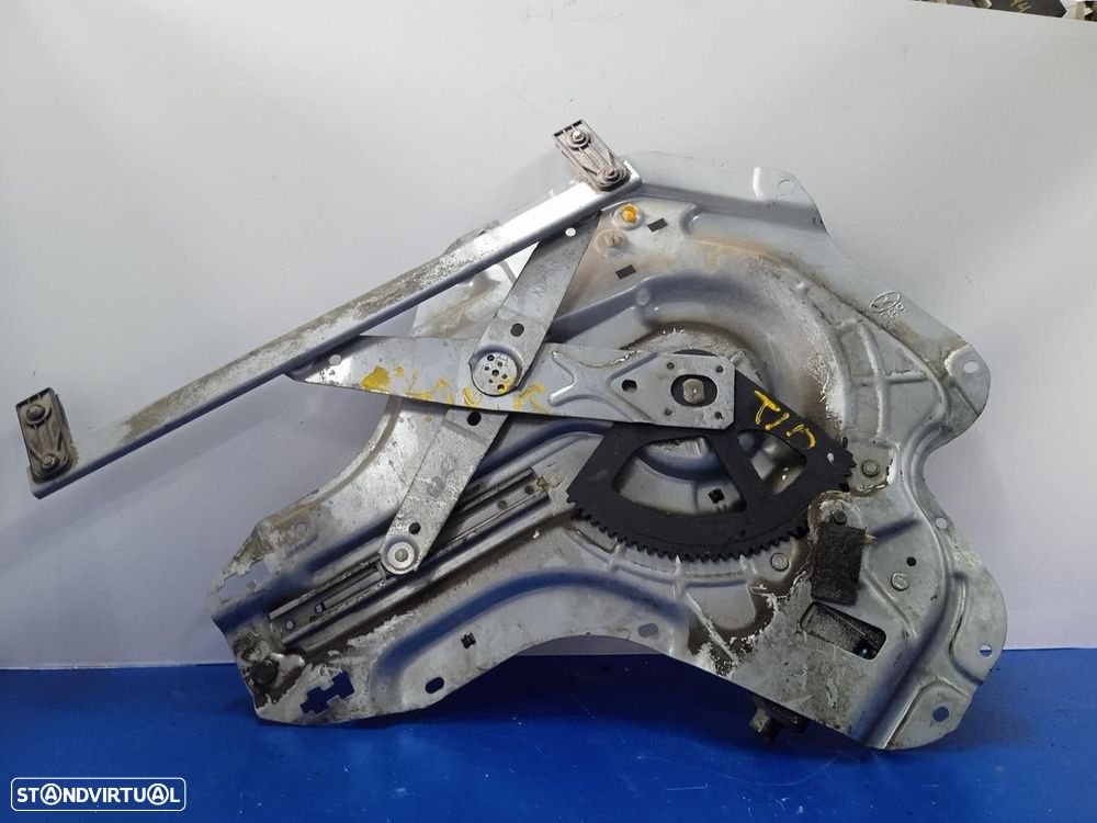 ELEVADOR DE VIDRO TRASEIRO DIREITO HYUNDAI ELANTRA SEDAN 2003 -8348020252AX - 2