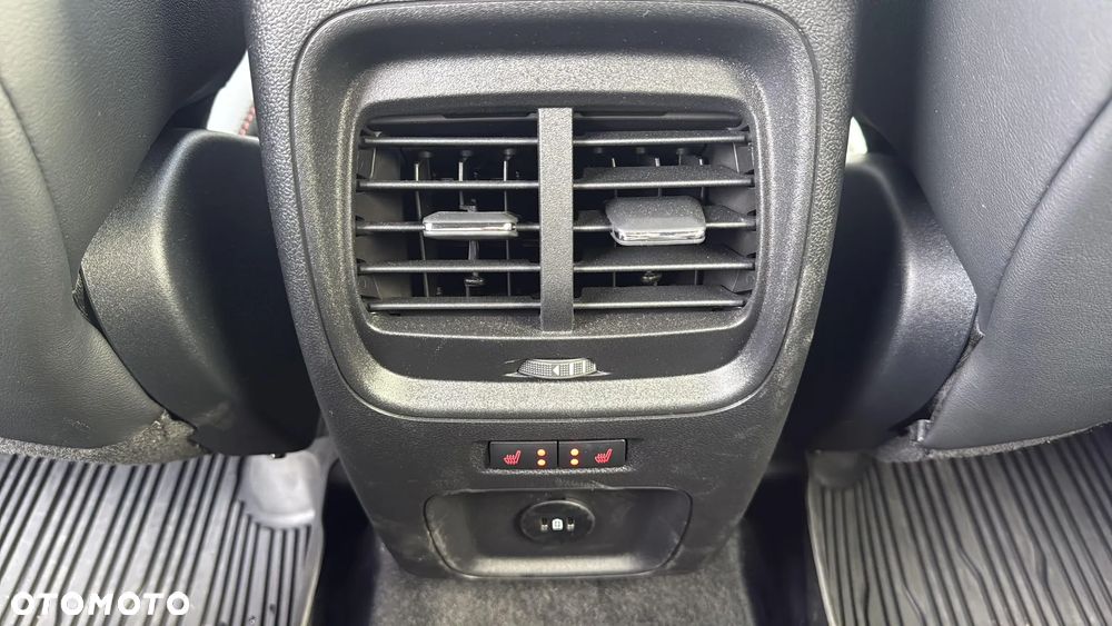 Ford Kuga 2.5 FHEV FWD ST-Line X - 18