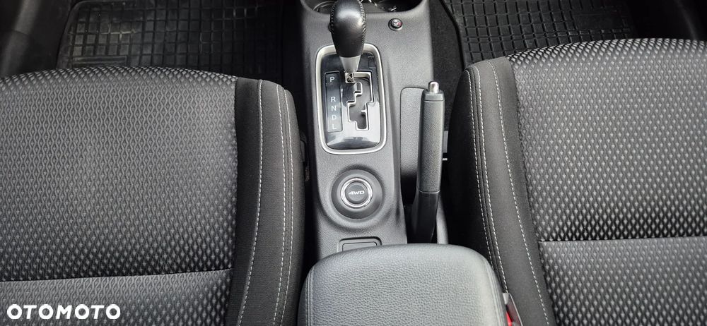 Mitsubishi Outlander 2.0 Intense + 4WD CVT - 21