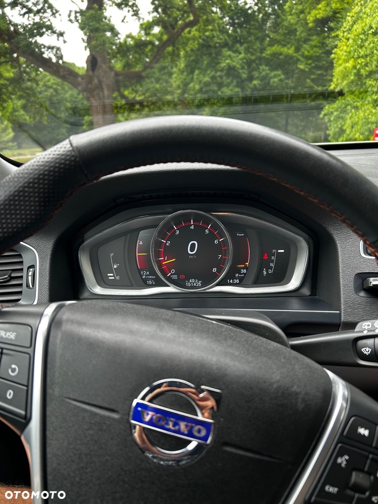 Volvo V60 Cross Country T5 AWD Momentum - 17