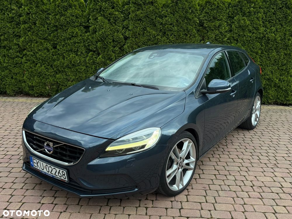 Volvo V40 D2 Drive-E Momentum - 1