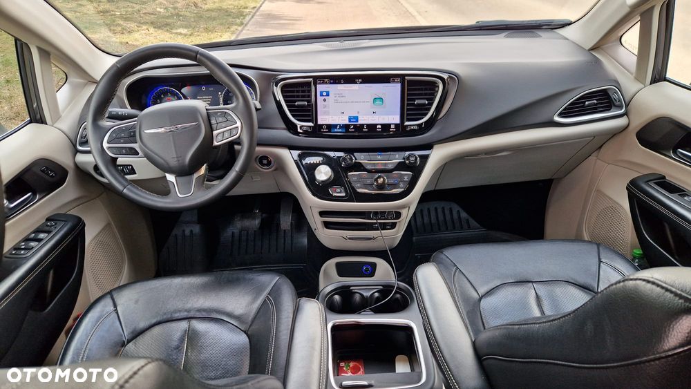 Chrysler Pacifica - 12