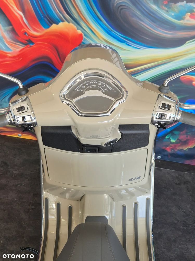 Vespa GTS - 8