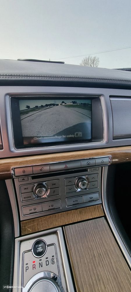 Jaguar XF 2.7 D V6 Premium Luxury - 12