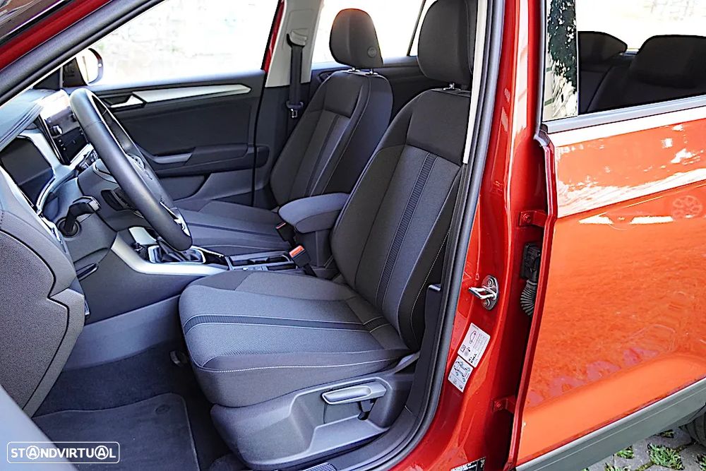 VW T-Roc 1.5 TSI Urban DSG - 19