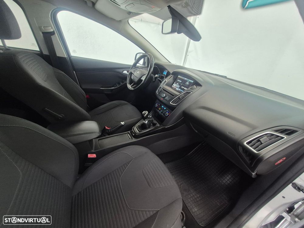 Ford Focus SW 1.5 TDCi Titanium - 19