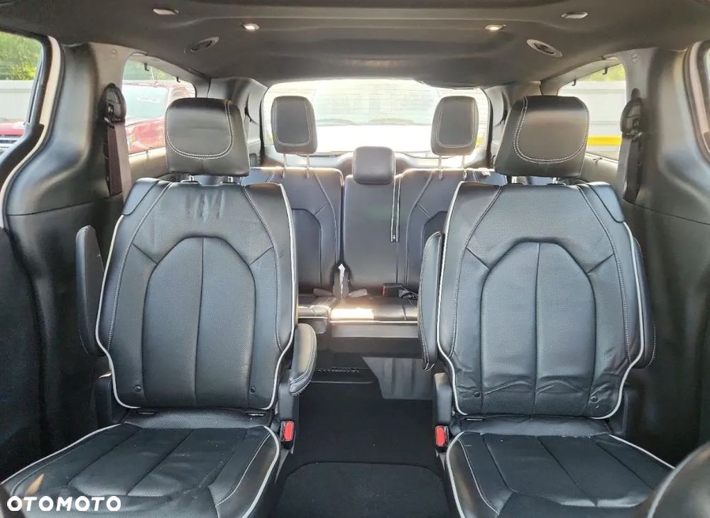Chrysler Pacifica - 9